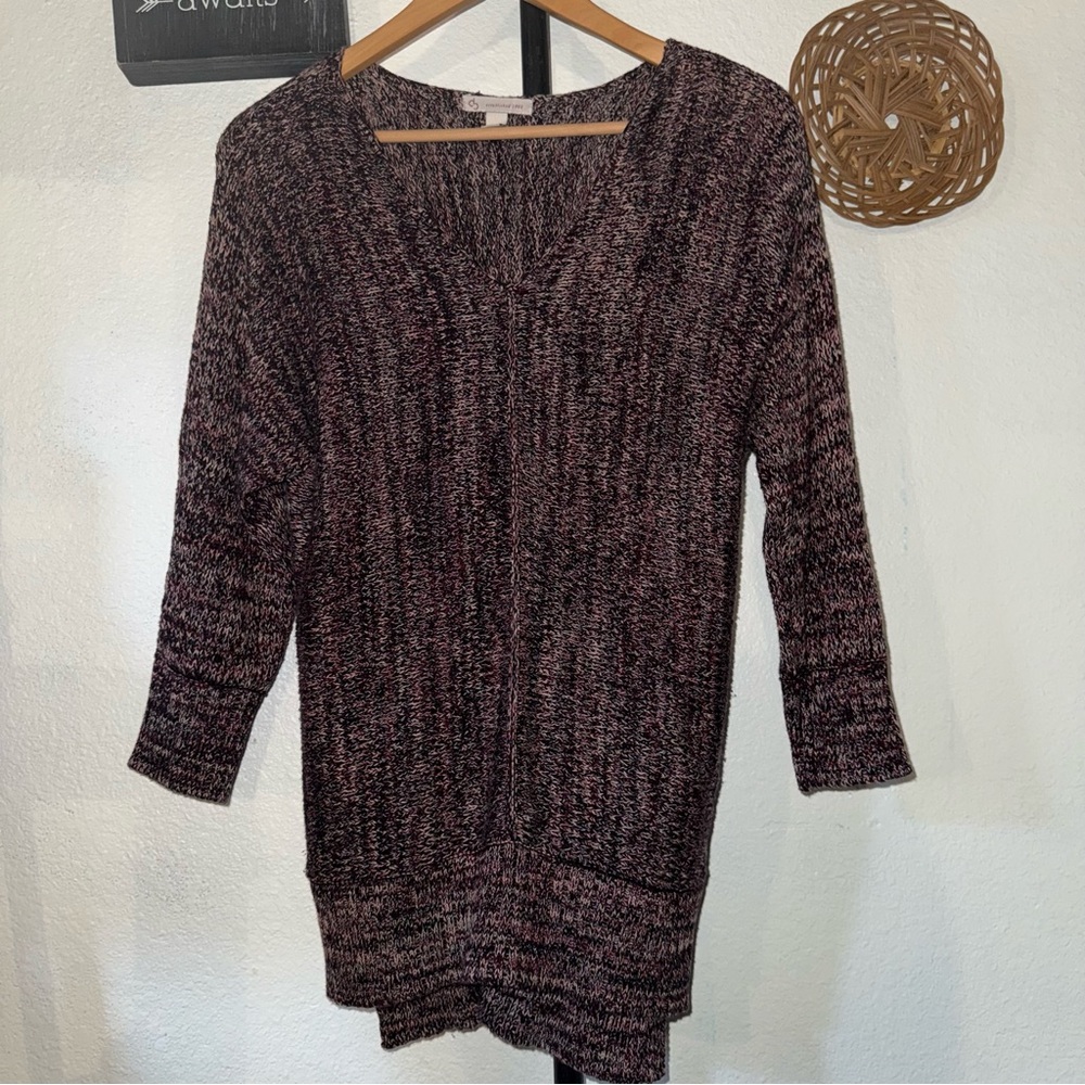 Dress barn v-neck sweater top.